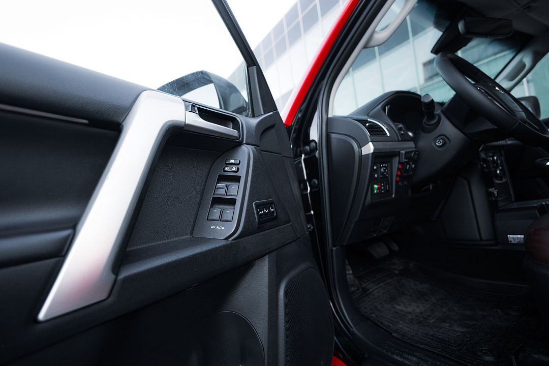 Toyota Land Cruisr Prado AT38