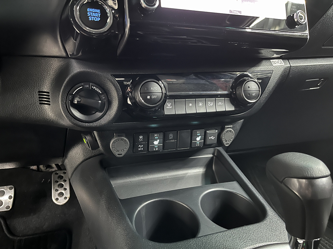 Toyota Hilux 4576