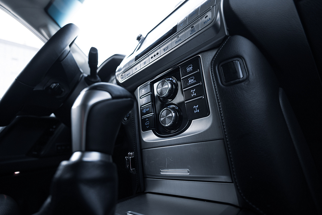 Toyota Land Cruisr Prado AT38