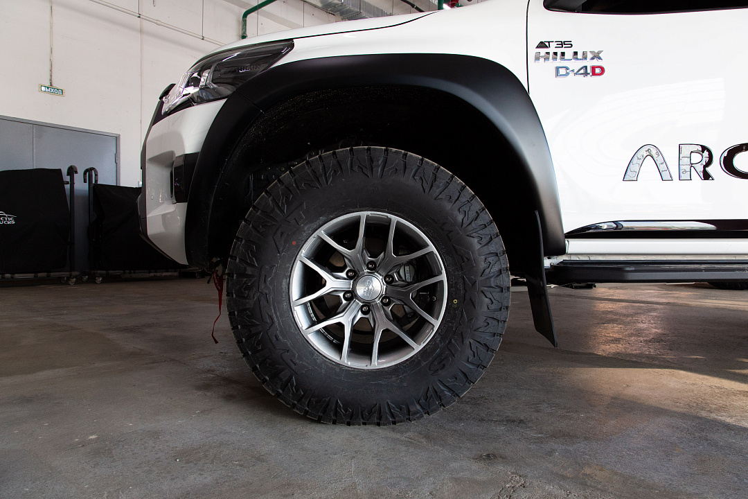 Toyota Hilux 5311