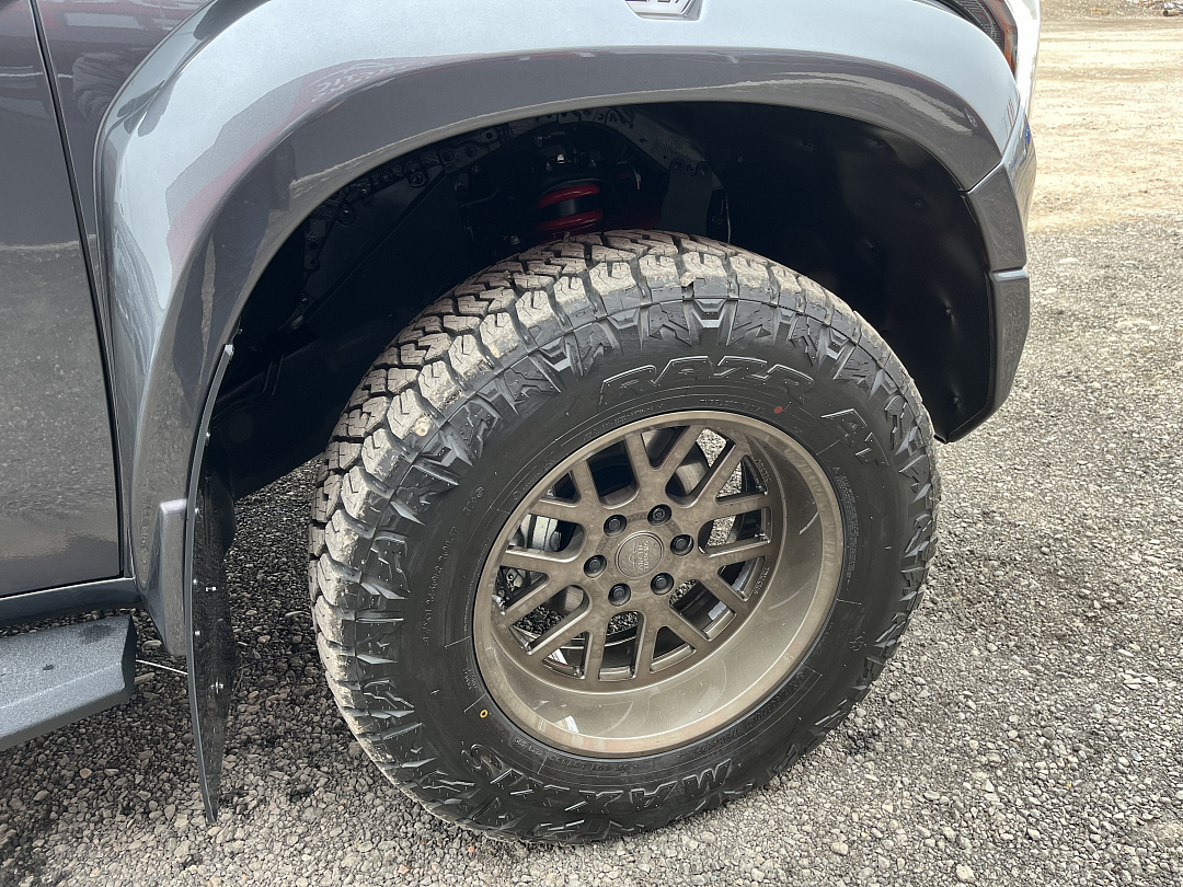 Toyota Tundra AT37 2472