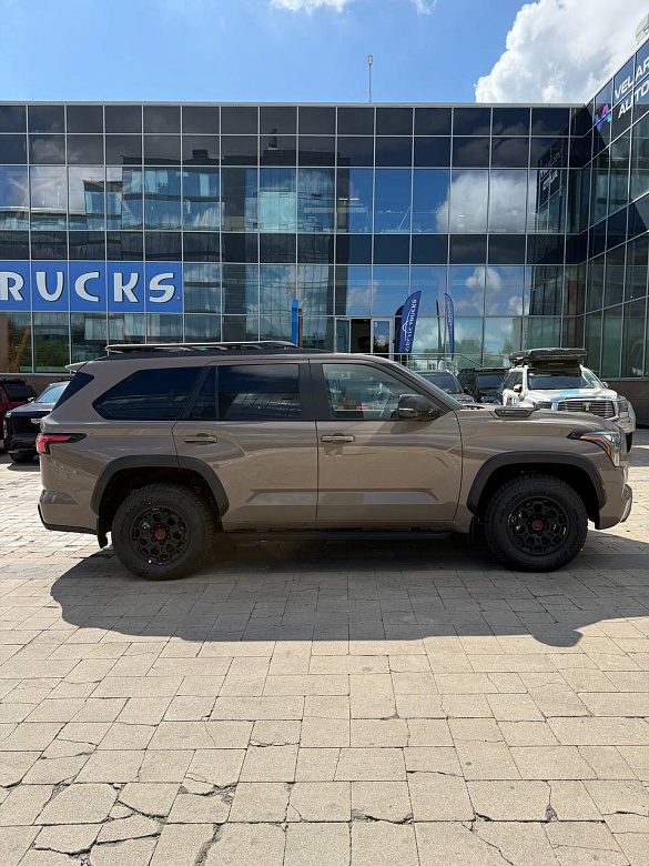 Toyota Sequoia TRD *1090